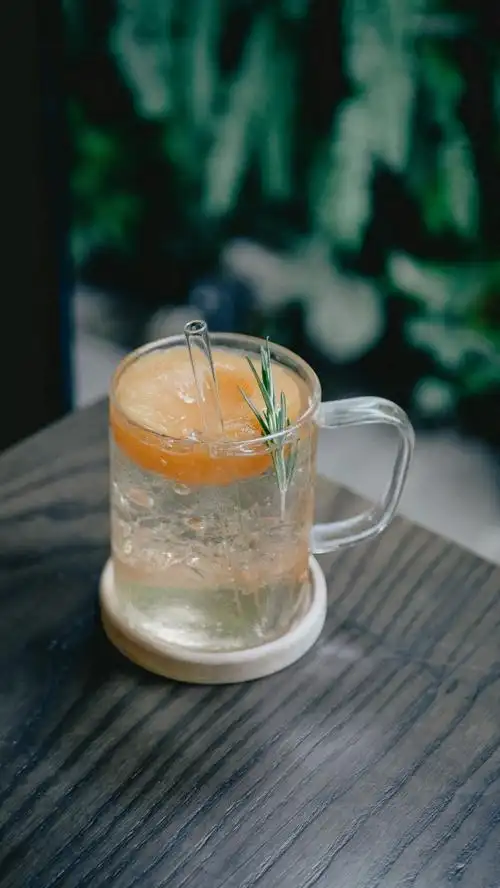 枇杷水冰镇饮料图片