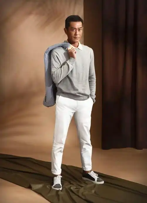 48岁古天乐为慈善公益拍写真化身时尚绅士演绎型男本色