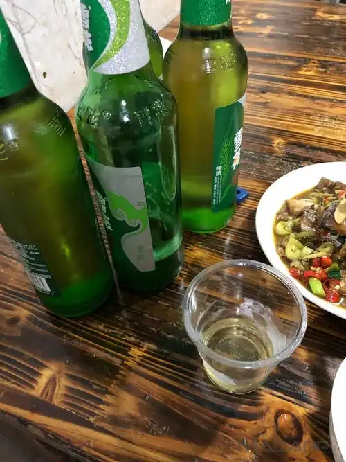 喝酒喽哥哥们!表哥请客!-老哥朋友圈··卡农论坛