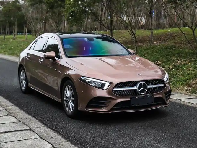 奔驰 奔驰a级  2020款 改款 a 200 l 运动轿车时尚型图片