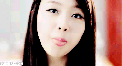 美女卖萌吐舌头视频图片