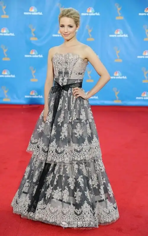 p>迪安娜·阿格隆 i>(dianna agron) /i>,1986年4月30日出生于美国