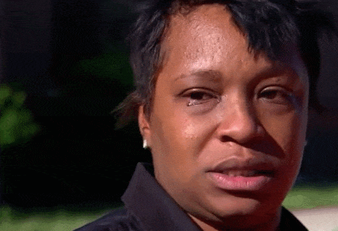 芝加哥10岁黑人男孩遭警察误捕 被拷17分钟 男孩吓到尿裤子.