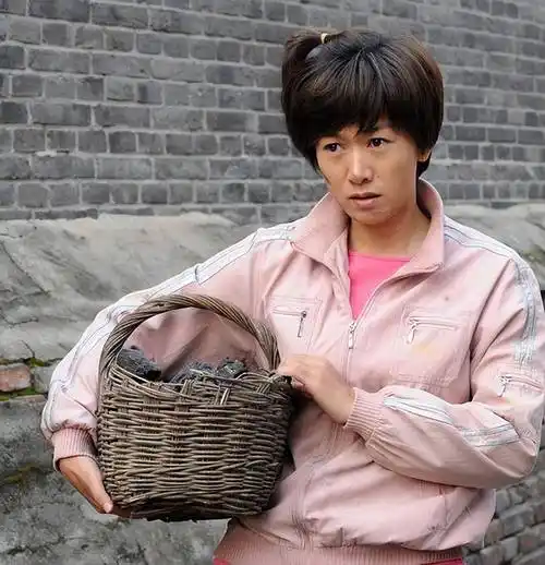 演员齐欢:出道多年零绯闻,不炒作,如今43岁仍单身_表演_演技_部队