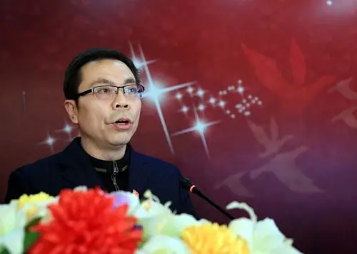 东校高三级部主任付志强表态发言.