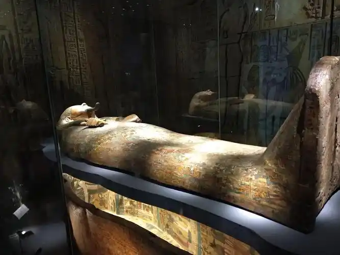 山东省博物馆里的木乃伊