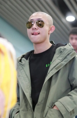 张一山光头 这款新发型好看吗