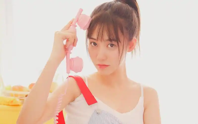 元气少女居家可爱甜美写真图片桌面壁纸-美女壁纸-壁纸下载-美桌网