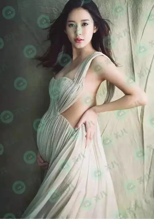 小老婆们有任何八卦一定来我们网站投稿哦(发八卦入口在文末左下角