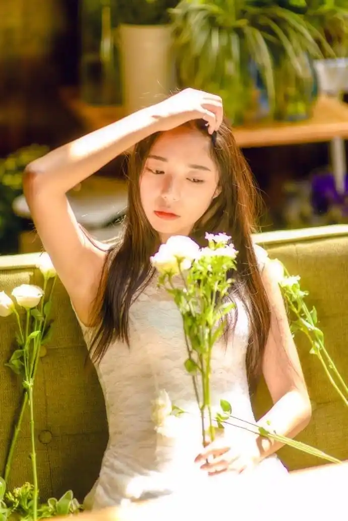 青春如花的绝美少女