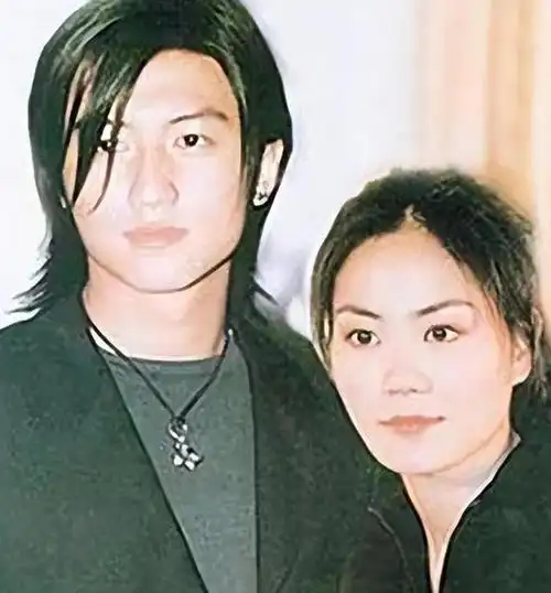 被谢霆锋征服的四位女星个个都是颜值爆表看看都是谁