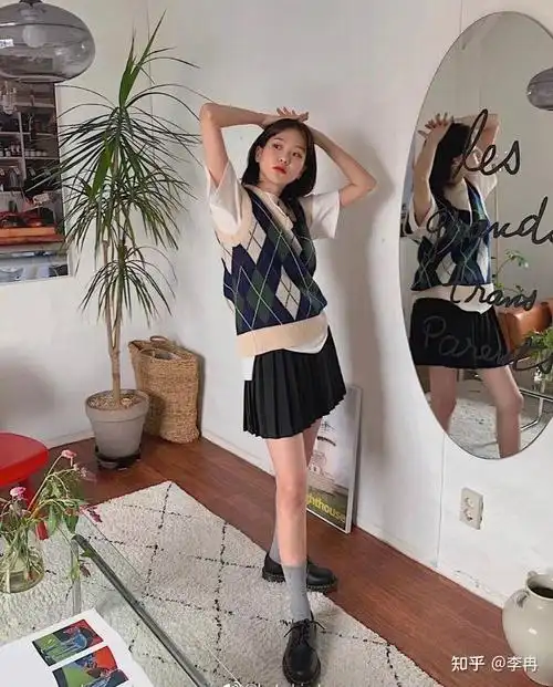 减龄效果满满,穿搭功底很赞,完全韩系小女主~韩国ins穿搭博主私服look