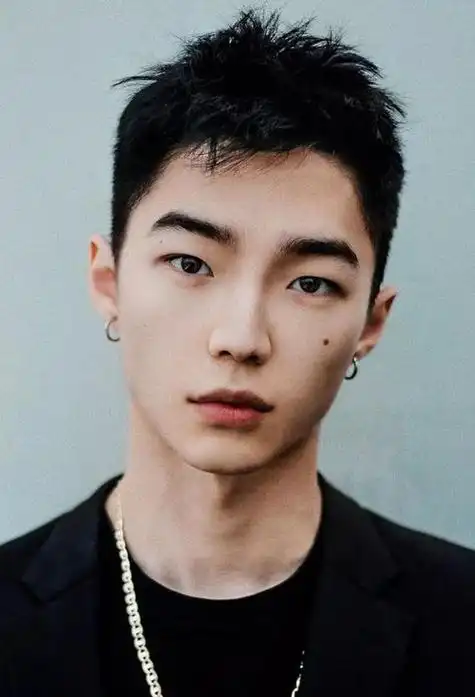 长相清秀的男生短发发型 阳光帅气的男生短发图片