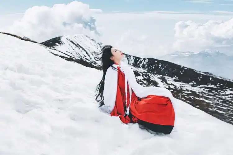 森系美女 雪山小姐姐-人物色调 - lightroom摄影photoshop后期