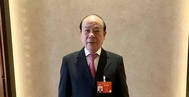 曾到香港买楼亏数十亿,如今又赚来140亿身家|紫园|赖海民|龚俊龙_网易