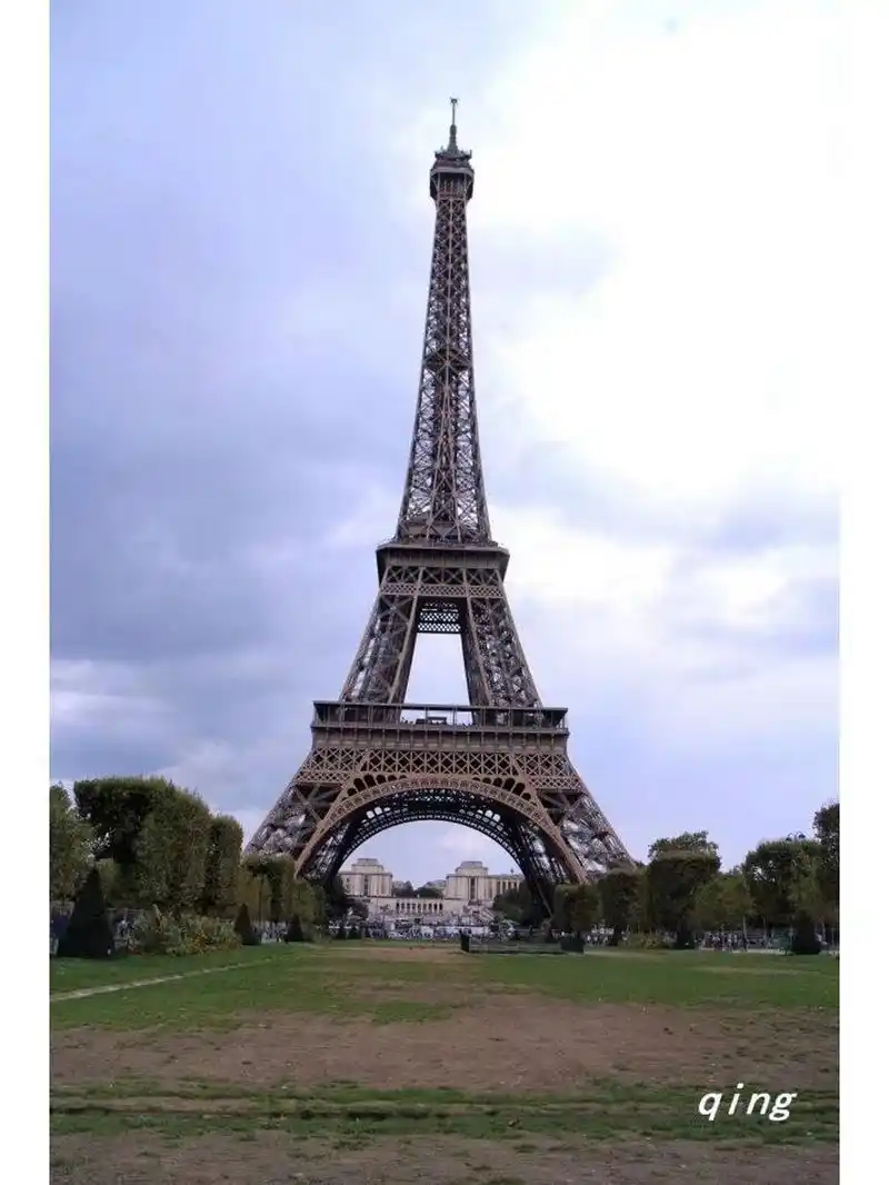 法国🇫🇷地标建筑埃菲尔铁塔 埃菲尔铁塔是世界著名建筑,法国文化