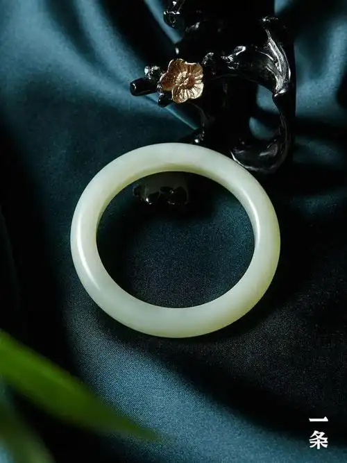 众筹丨上等的和田玉手镯,名贵羊脂,温润有光,传家之作|青白玉|青玉