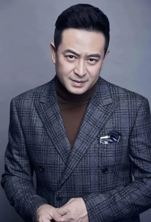 张嘉译妻子王海燕简介,张嘉译前妻杜珺现状