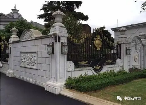 超霸气的石材围墙搭配别墅绝对奢华