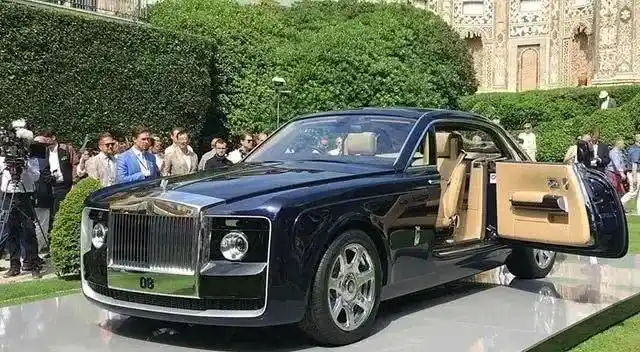 毕竟是快要价值过亿的豪车,劳斯莱斯慧影在一些细节上投入了很多的