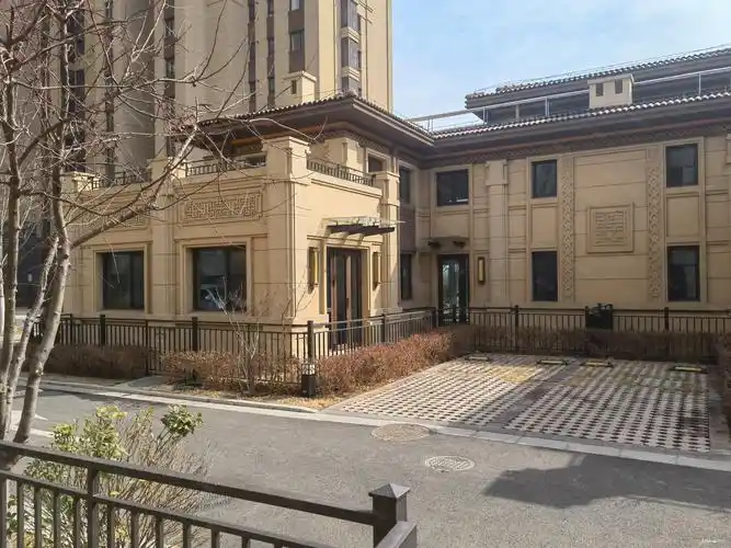 牛驼独栋别墅,温泉入户带140平花园,198w可贷款现房出售,世茂璀璨天城