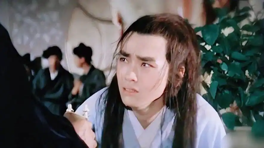 年轻时候的尔冬升真的帅!