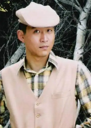 李幼斌版《亮剑》演员年轻时期的照片,和尚长出头发的样子贼帅