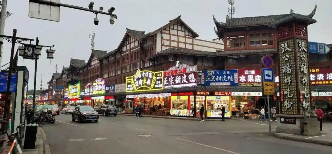 峨眉山一个人的旅行天真自由散漫随性