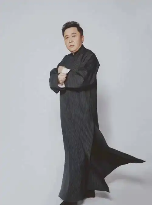 仙风道骨!德云社写真曝光 于谦岳云鹏颜值不输小鲜肉