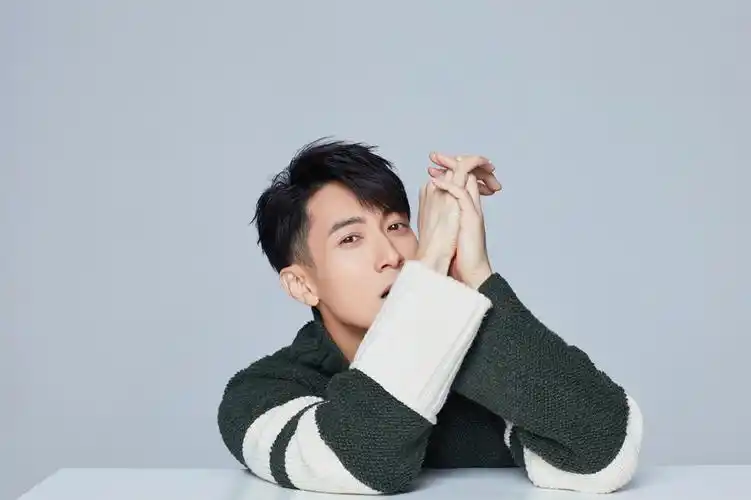 吴尊暖冬写真曝光型格满分展双重魅力