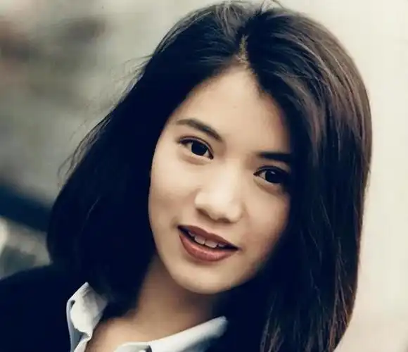 曾经的港姐袁咏仪3次公费办婚礼27年模范夫妻的真相被拆穿