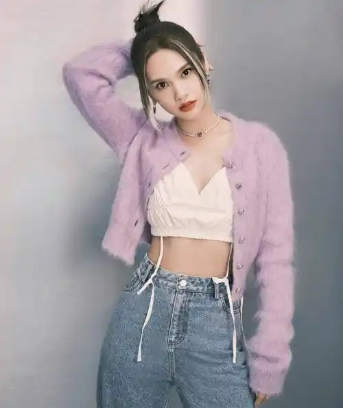 杨丞琳带火了一种穿搭叫"上面去约会,下面去上班",真显瘦_风格_牛仔裤