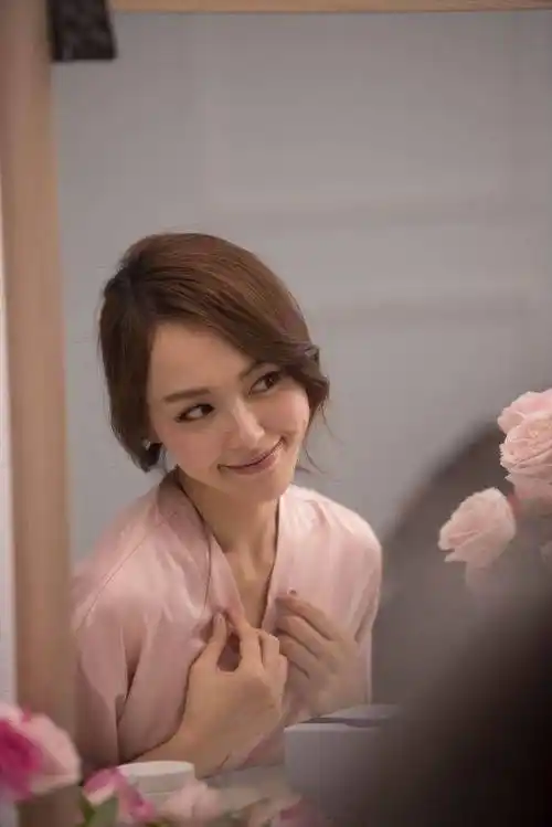 "真实镜头"下的唐嫣,无美颜,无滤镜,看不出她有39岁了_肌肤_发型_效果