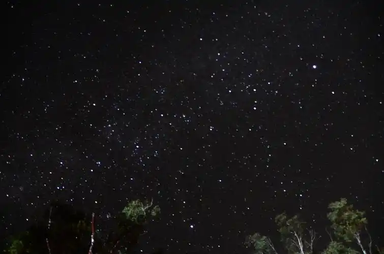 头些天出去野营拍的一些星空照片还有其他