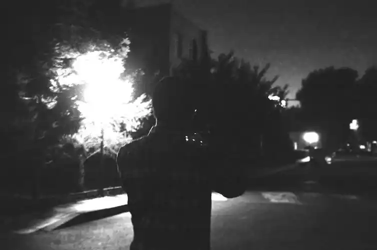 老大伟岸的背影