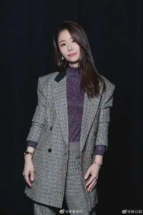 林心如祝大家有一个美好的周末#林心如发短发写真祝大家有一个美好的