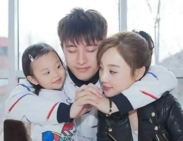 李小璐承认二胎是皮几万的李小璐聊女儿戏精