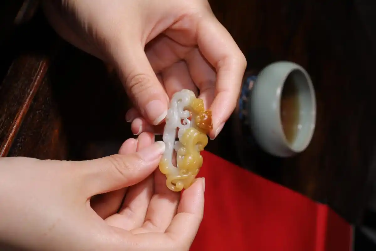 【精品级仿古玉雕】新疆和田玉籽料 黄沁螭龙玉牌 挂件 苏工黄沁镂空