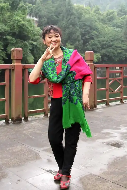 大妈们的退休生活