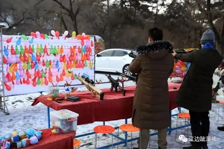 【拜年】北山大年初一新春庙会人气爆棚!鱿鱼小伙光膀子开"嗨"