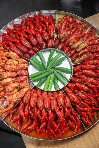 丧心病狂!火爆妖都的网红龙虾馆,带着全新龙虾拼盘来了!