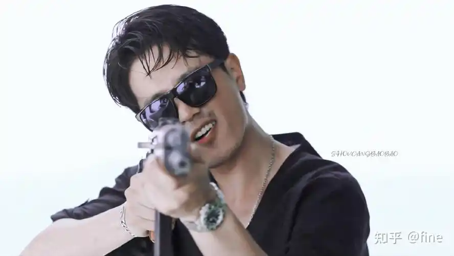 有没有伙伴分享下彭冠英的帅照 看掌中之物被圈粉了诶! - 知乎