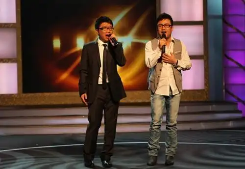 庞龙与韩雷合唱演唱会主题曲《相逢一笑》