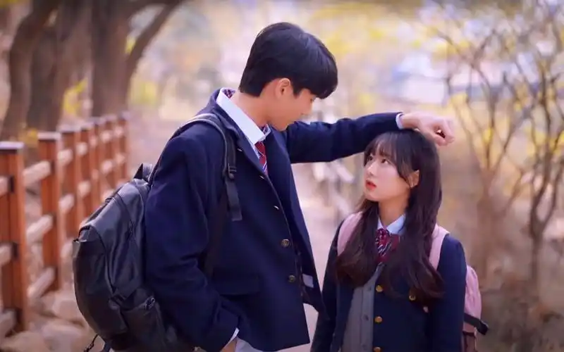 【187cm/155cm】所以我就是个扶手?身高差男女生朋友的互怼日常