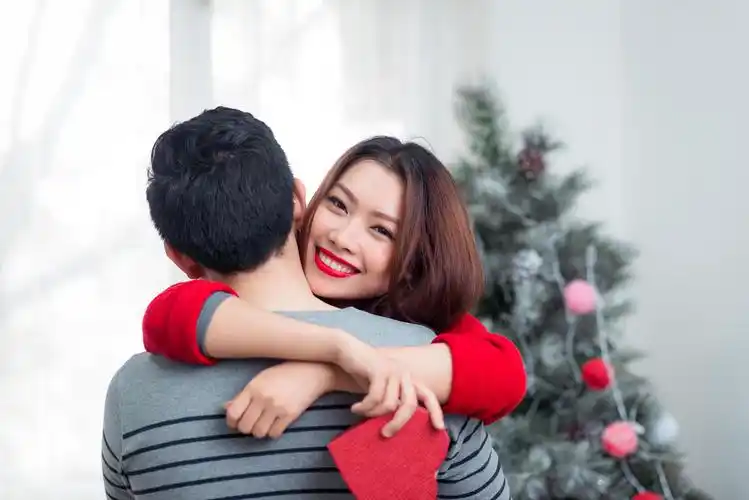 微笑拥抱图片大全-微笑拥抱高清图片下载-觅知网