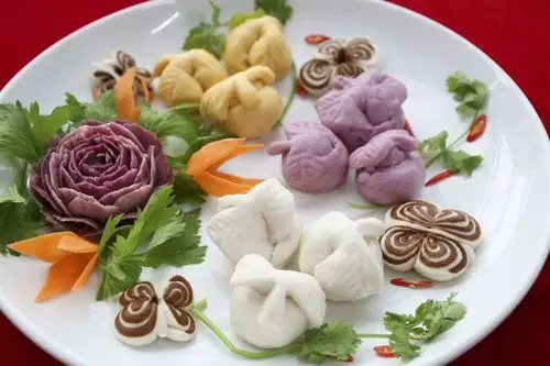 (比赛前大师们面点手艺展示)