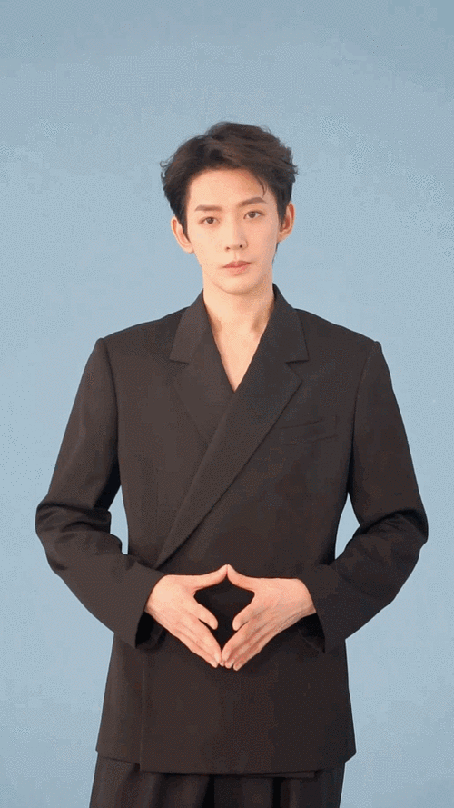 邓为慵懒纯白穿搭##邓为说不做演员就去放羊