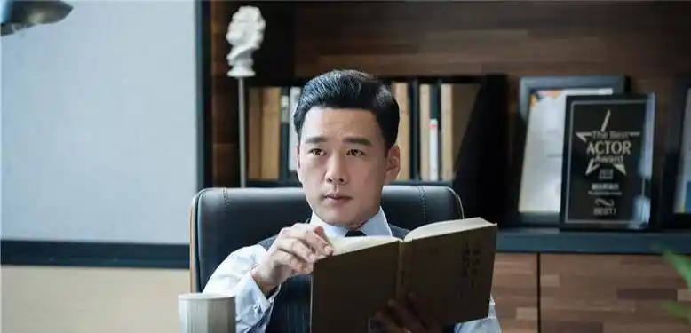 王耀庆:逼疯薇娅,拉黑佟丽娅,却独宠妻子19年,今因怼人爆红