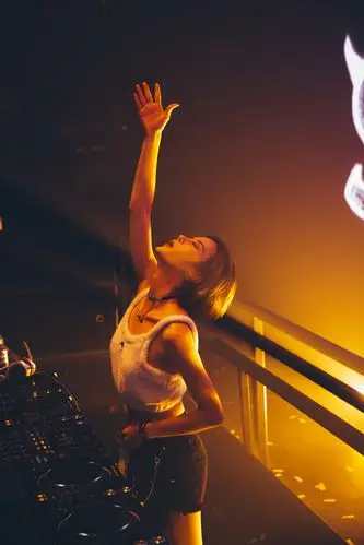 djsally 女神djsally 第五期夜店现场照片收集