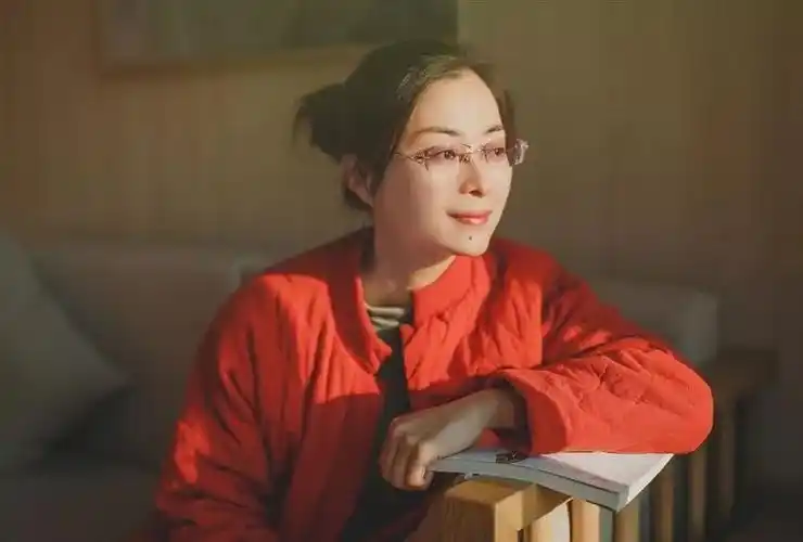 屯溪四中2000年9月参加工作,2009年7月任教于屯溪四中.